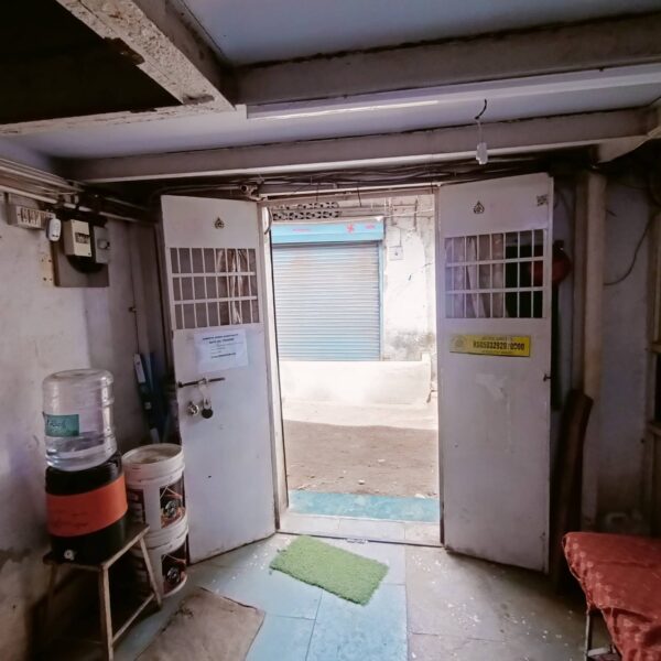 Industrial Gala for Sale in Kandivali West | 960 Sq.ft + 960 Sq.ft Loft | Ground Floor | ₹3 Cr Negotiable