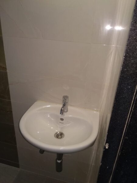 🏡 2 BHK Resale Apartment for Sale in Chembur East, Mumbai