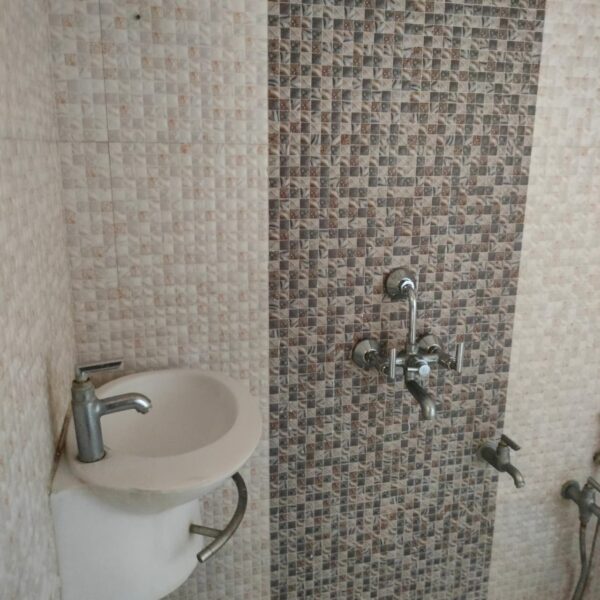 Spacious 2 BHK Resale Apartment for Sale in Kasarvadavli, Thane