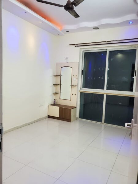 2 BHK Semi-Furnished Apartment for Sale With Parking in Vasant Lawns, Majiwada, Thane West