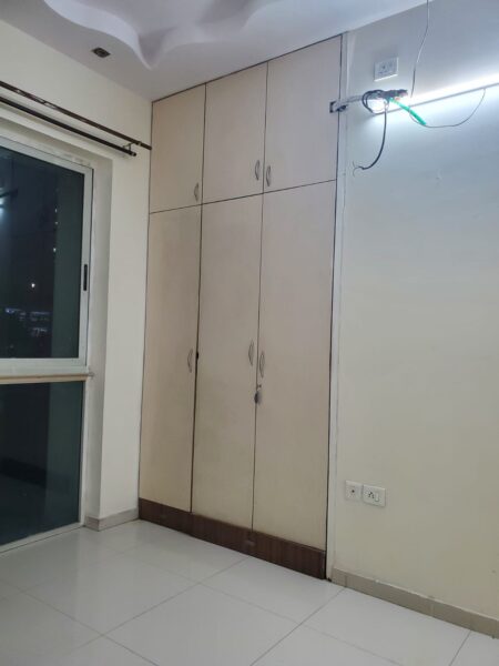 2 BHK Semi-Furnished Apartment for Sale With Parking in Vasant Lawns, Majiwada, Thane West