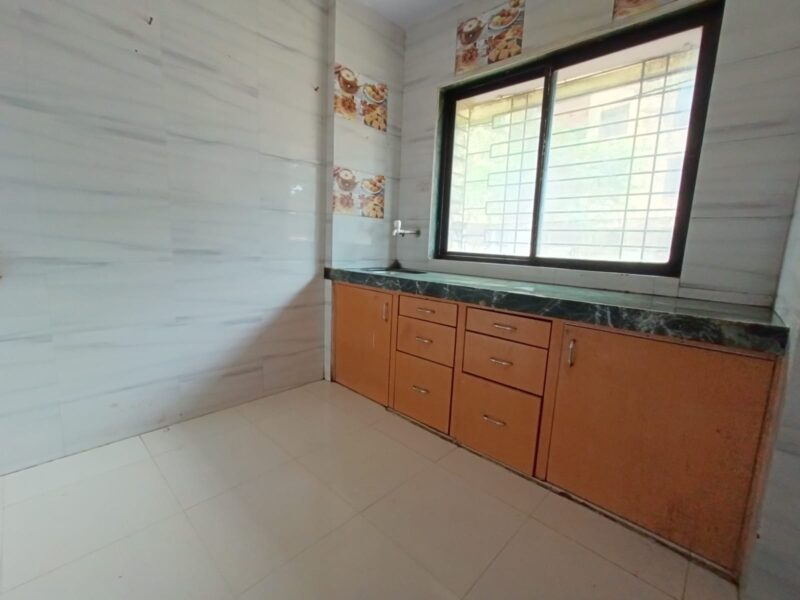 1 BHK Resale Apartment for Sale in Thane West – ₹55 Lakhs (Negotiable)