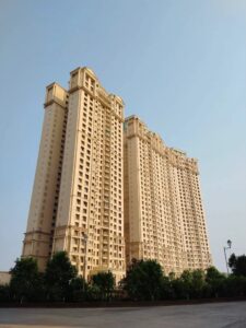 Fully Furnished 2 BHK for Sale in Atlas, Hiranandani Fortune City, Panvel – ₹1.35 Cr (Negotiable)