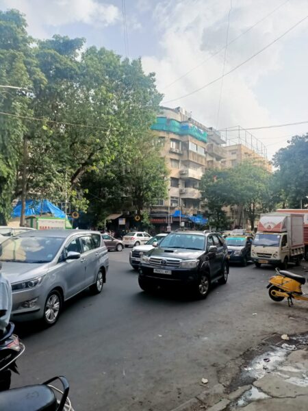 Retail Shop for Rent – Prime Commercial Location Near Metro Cinema, Marine Lines, Mumbai