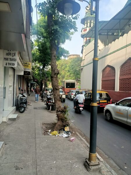 Retail Shop for Rent – Prime Commercial Location Near Metro Cinema, Marine Lines, Mumbai