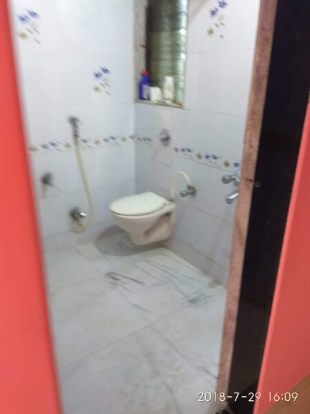 2 BHK Flat for Sale in Mangal Krupa CHS, Malad East – ₹1.50 Crore