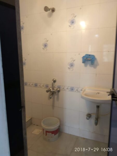 2 BHK Flat for Sale in Mangal Krupa CHS, Malad East – ₹1.50 Crore